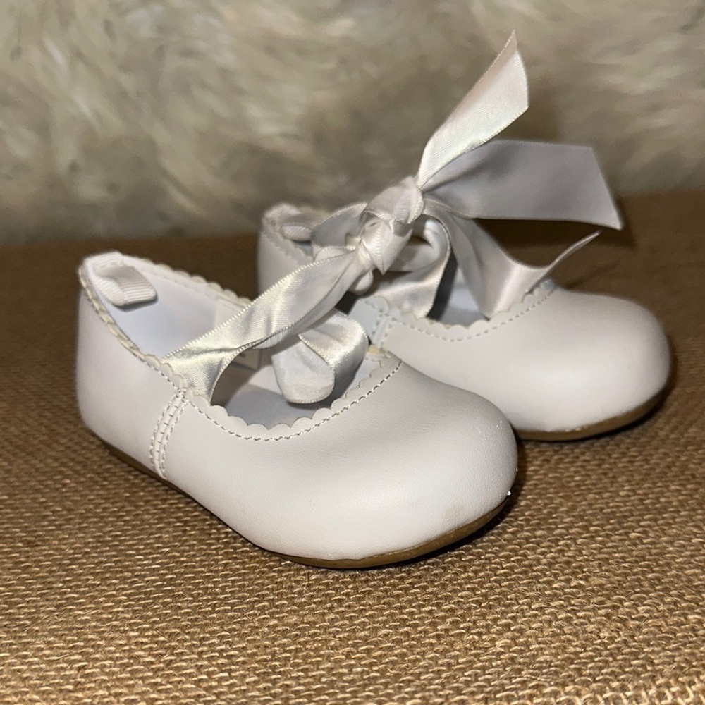 Elegant White Baby Shoes with Ribbon